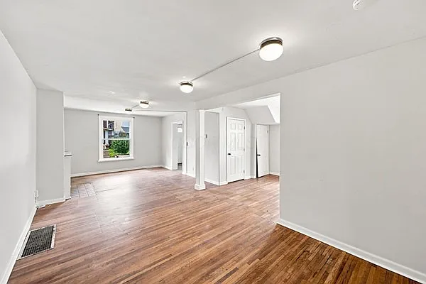 4 bed, 1850 sqft, $2,500 — Photo 3