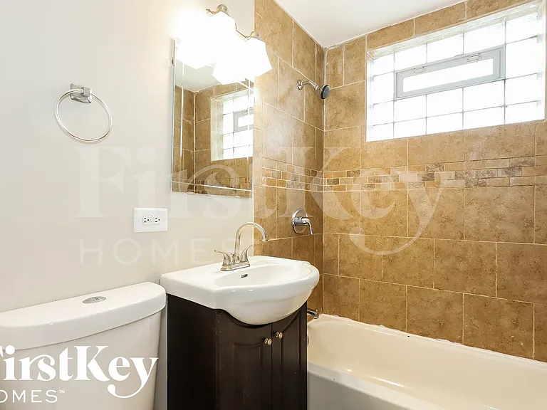 14347 Woodlawn Ave — Photo 12