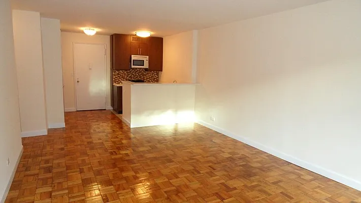 Rented by Goldfarb Properties | media 9