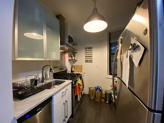 Rented by Realty Collective | media 11