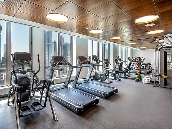 3rd image of 400 W 42nd St #26A