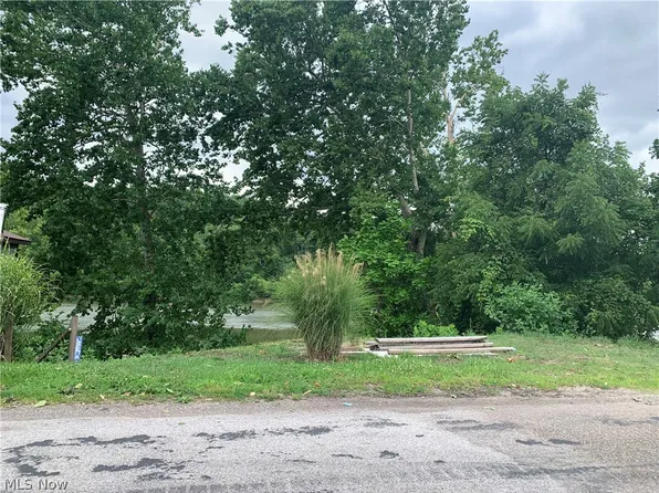 Devols Dam Rd, Marietta, OH 45750