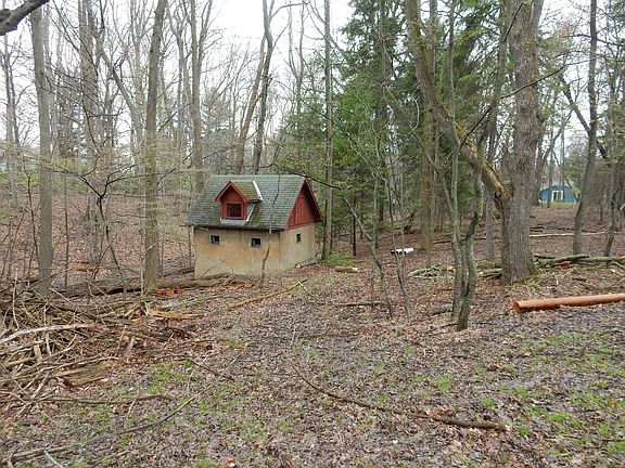 Early 20th c. storage barn