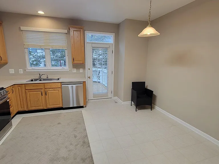 20479 Greymont Ter — Photo 9