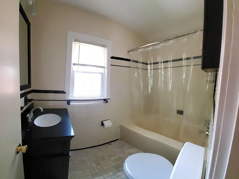 1605 N Stafford St — Photo 15