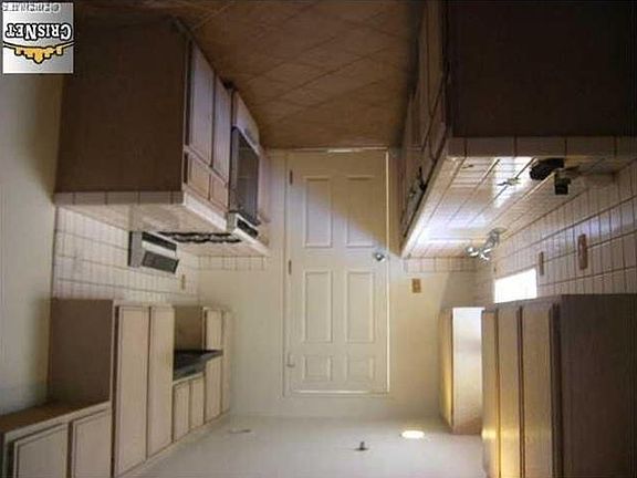 3rd image of 9265 Woodman Ave APT 1