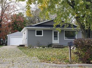 1409 Laughlin Dr NW, Grand Rapids, MI 49504