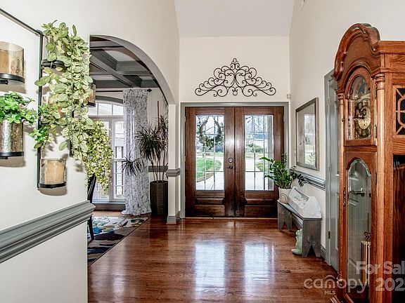 5th image of 7957 Glen Abbey Cir