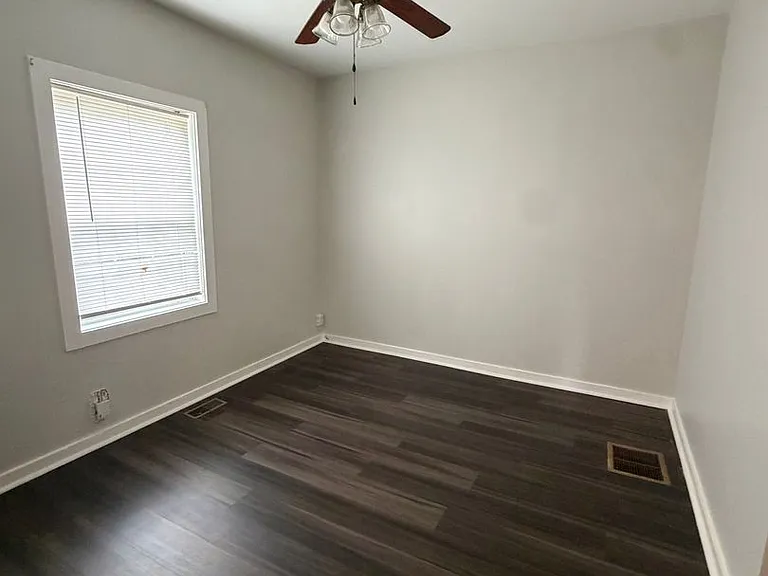 68 Oakwood Ave — Photo 4