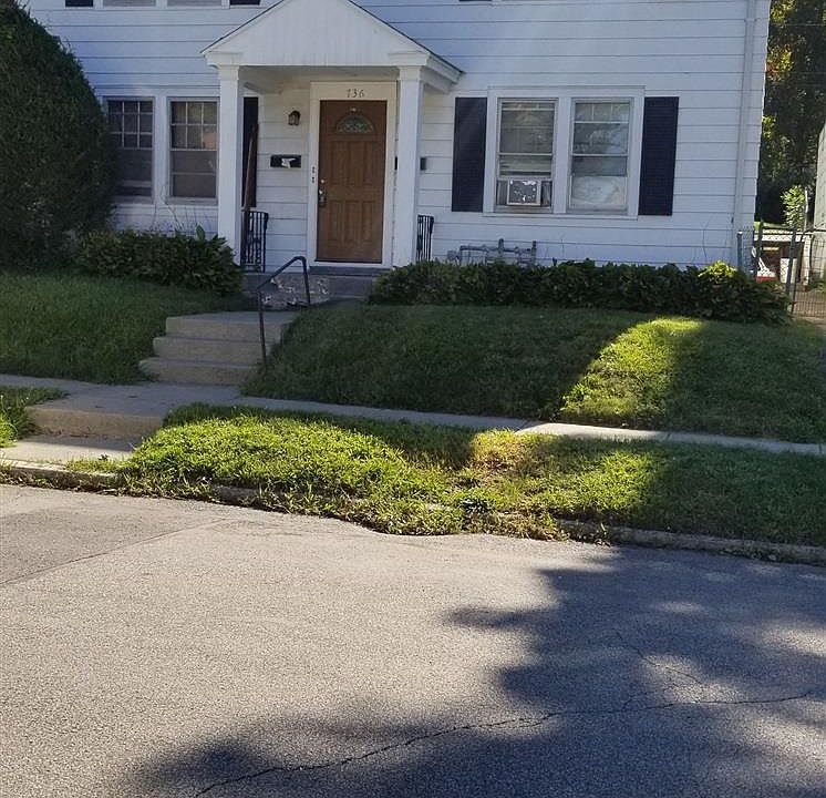 2nd image of 736 6th Ave