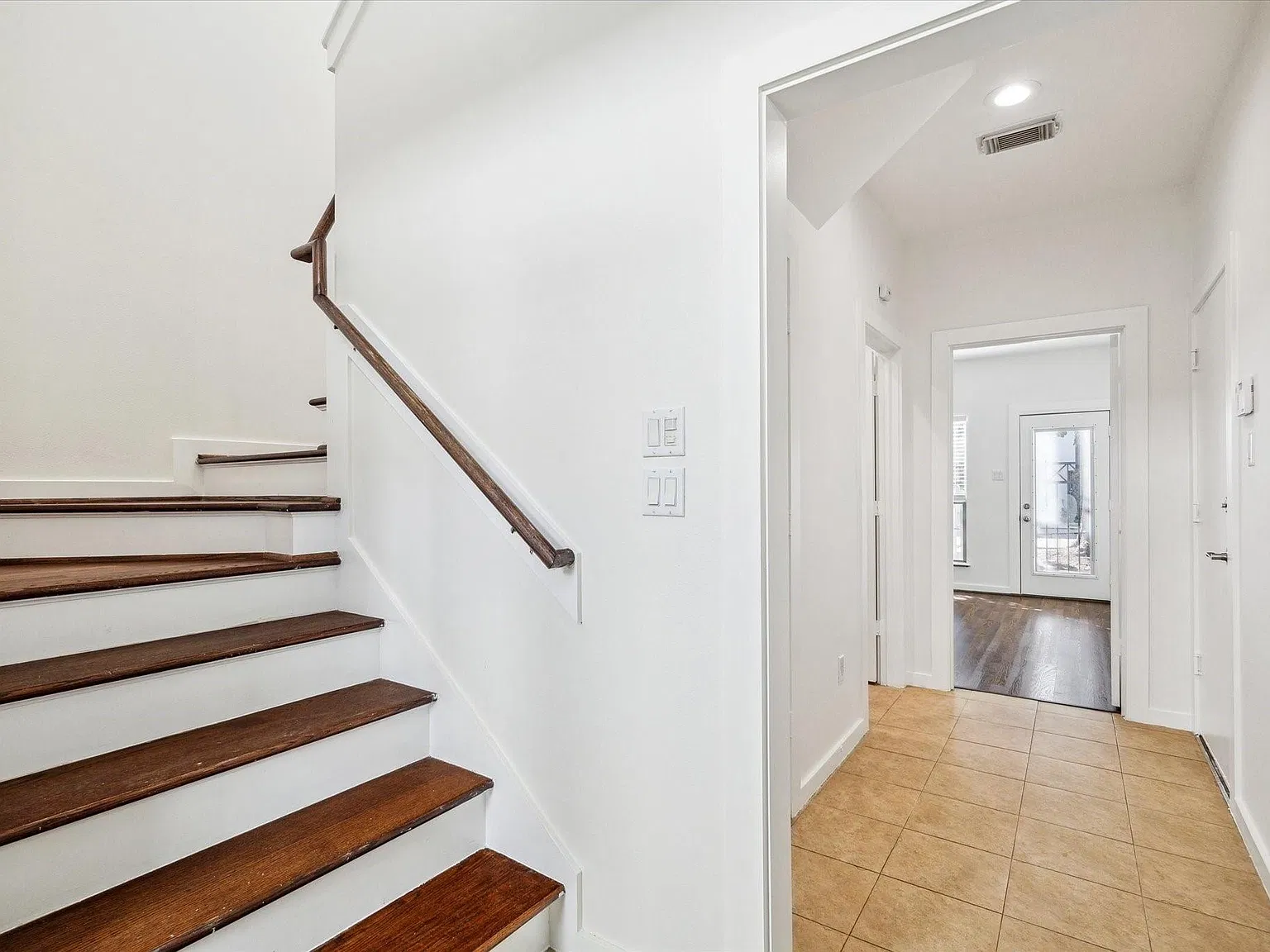 2 bed, 2.0 bath, 1224 sqft, $2,495 — Photo 2