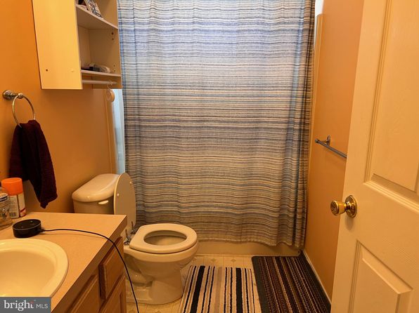 2 Katherine Ct, Blackwood, NJ 08012