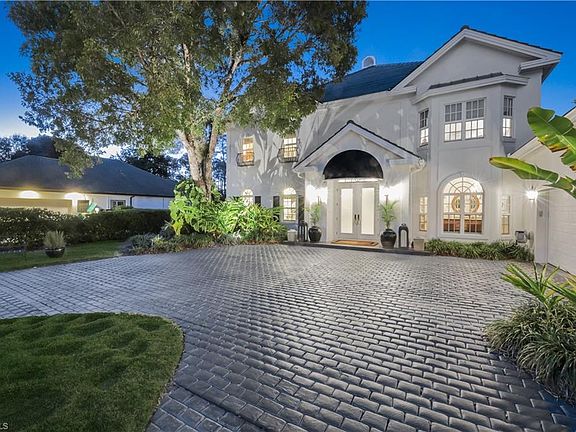 2nd image of 180 Edgemere WAY S