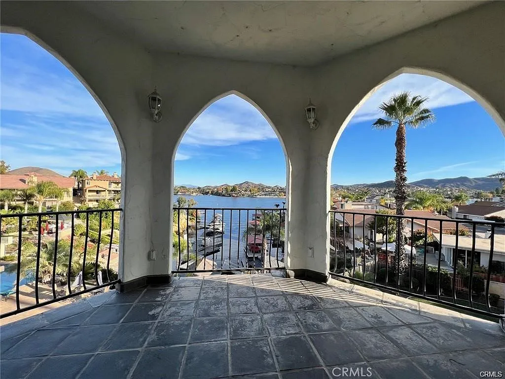 1 bed, 900 sqft, $1,980 — Photo 3