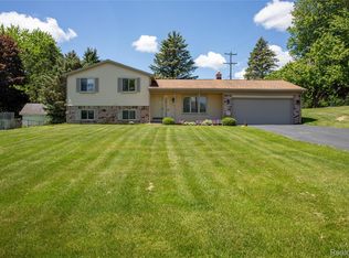 140 Indian Knolls St, Oxford, MI 48371