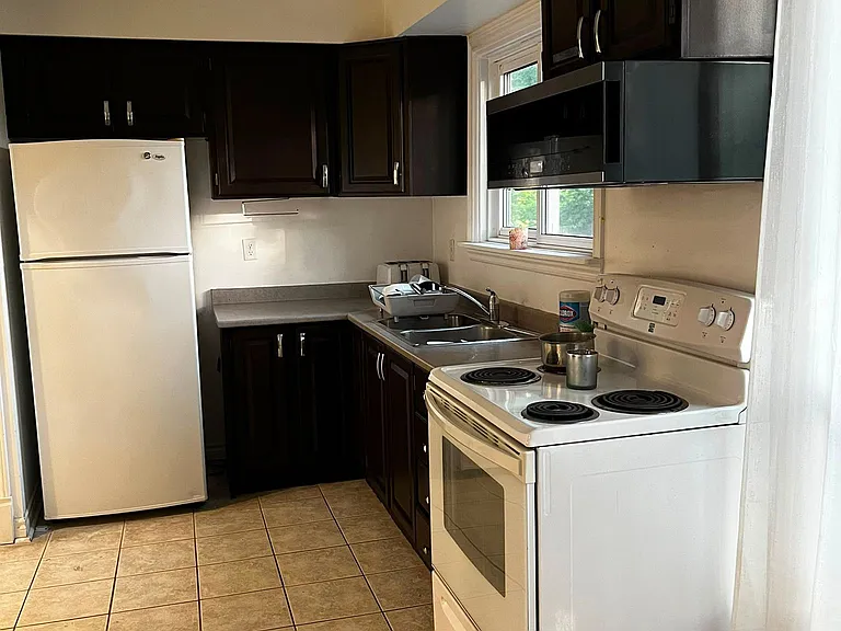 22 Pearson St #10 — Photo 4