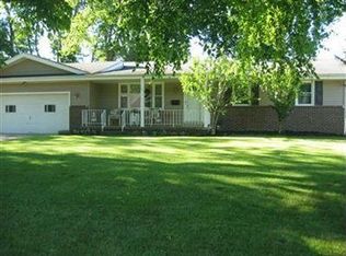 190 Rocky Ledge Dr, Struthers, OH 44471