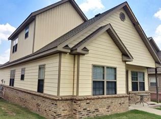 3147 W Old Farmington Rd, Fayetteville, AR 72704