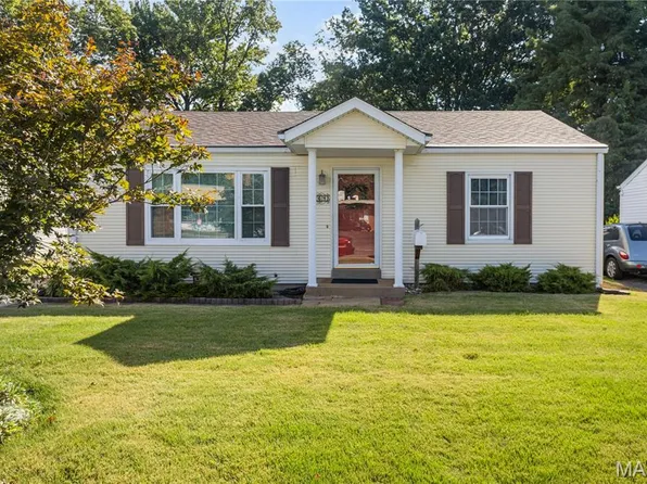 164 Graham Rd, Florissant, MO 63031