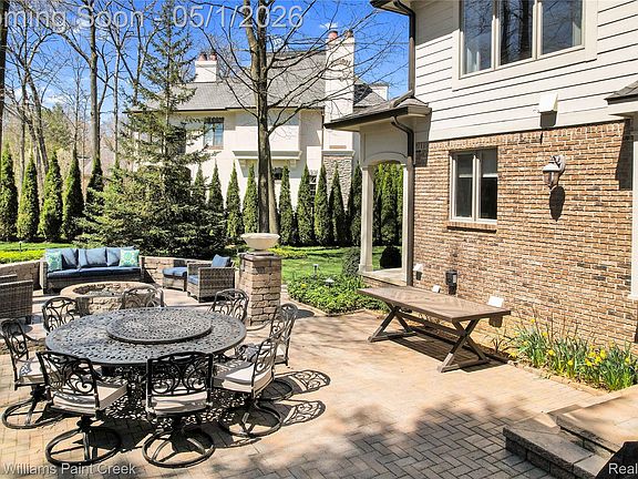 5th image of 3177 Saint James Ct