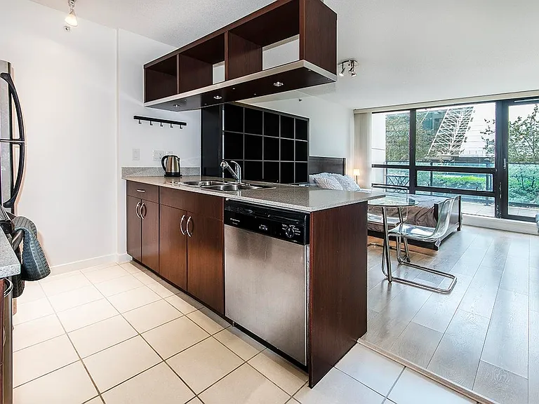 933 Hornby St #201 — Photo 1