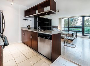 933 Hornby St #201, Vancouver, BC V6Z 3G4
