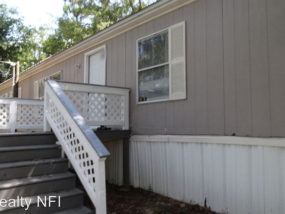 3rd image of 646 Greenberry Dr