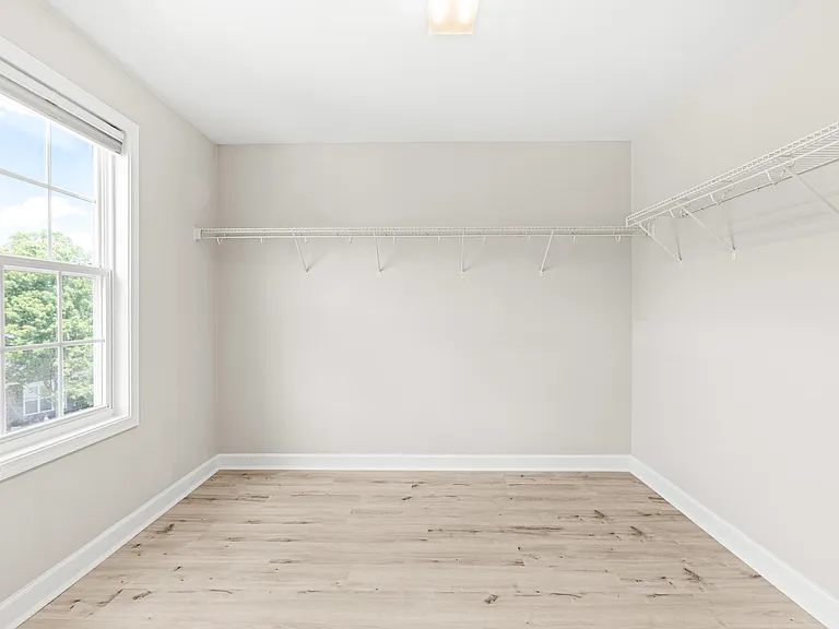 900 Vandalia Dr — Photo 18
