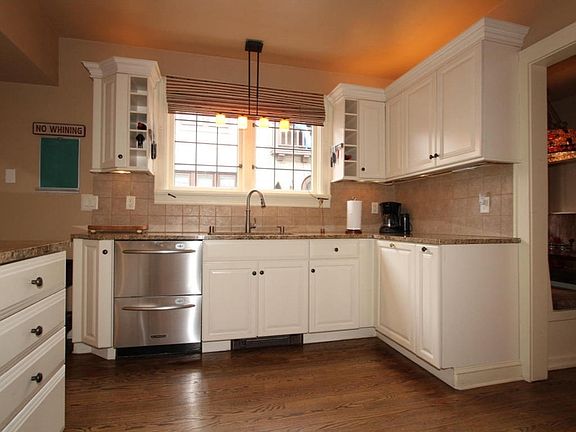 4th image of 5053 N Lake Dr