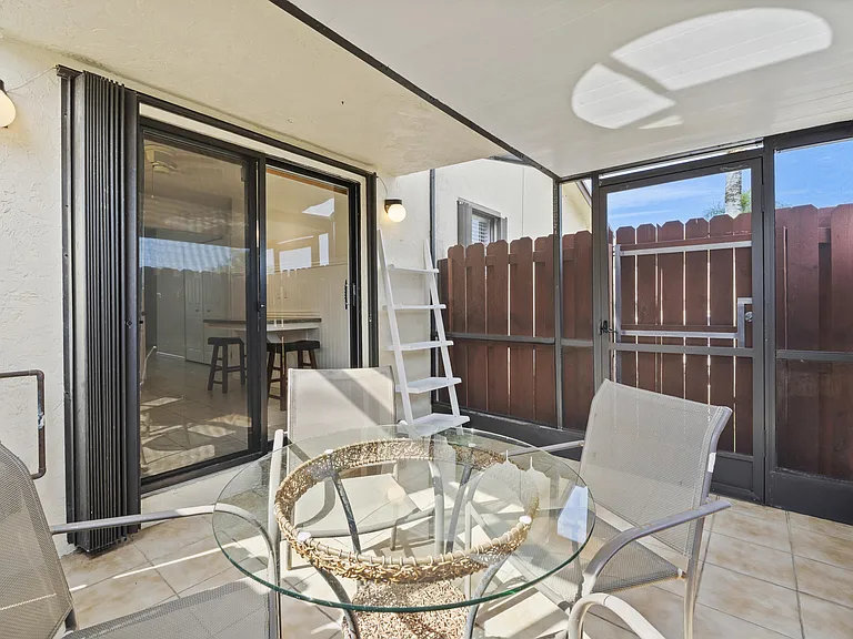 7916 SE Villa Cir — Photo 27