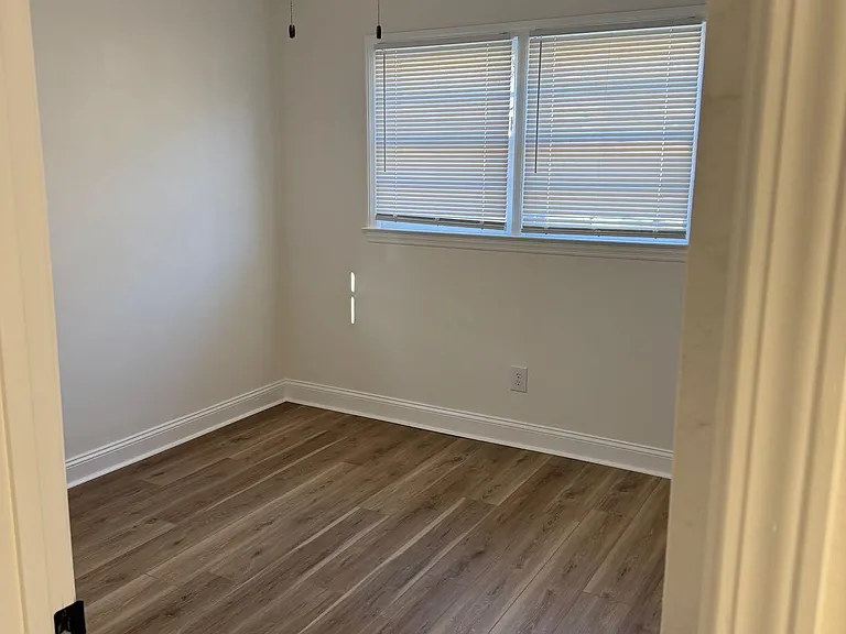 146 Fairlawn Dr — Photo 13