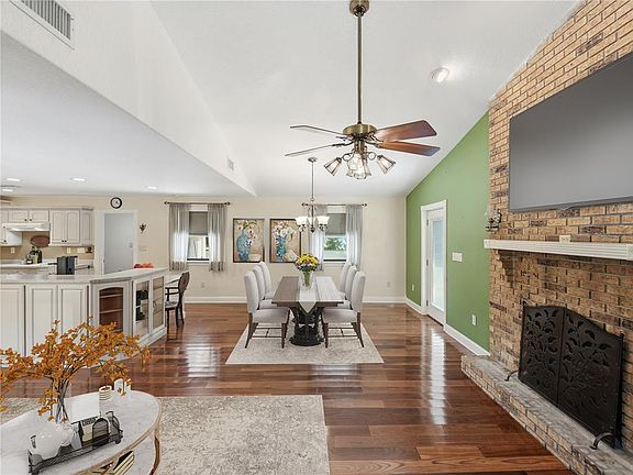 4th image of 2955 Godwin Rd