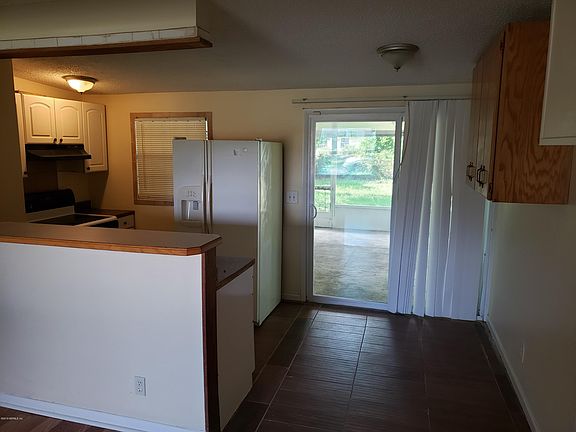 5th image of 10520 Fairlane Dr