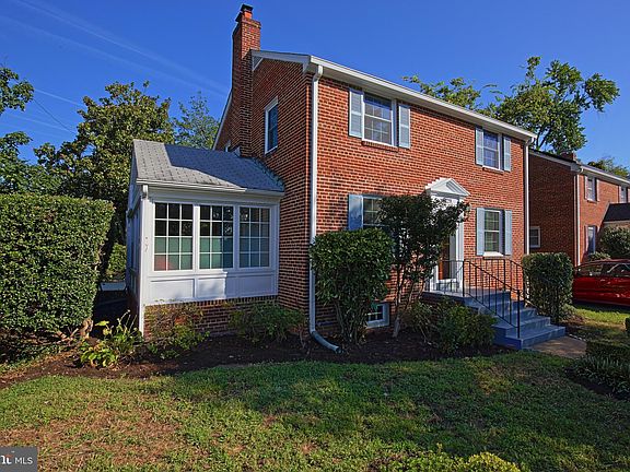 5th image of 3129 Arlington Blvd