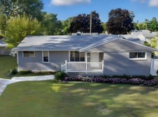 2075 Gulliver Dr, Troy, MI 48085