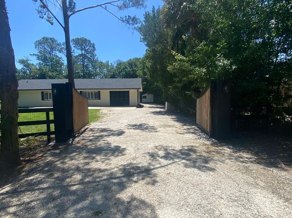 2111 Swan Dr