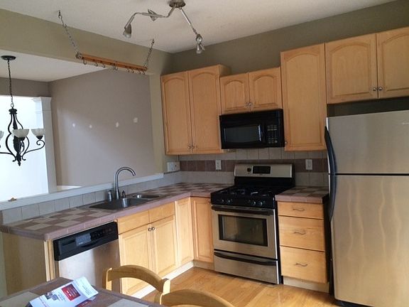 3rd image of 2908 Commonwealth Cir