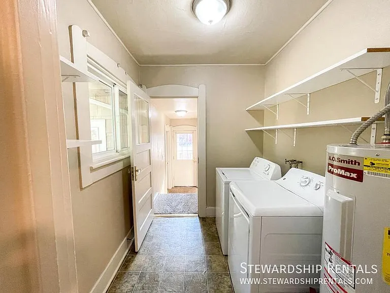 1745 Olive St — Photo 25