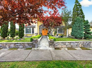1082 La Loma Dr, Medford, OR 97504