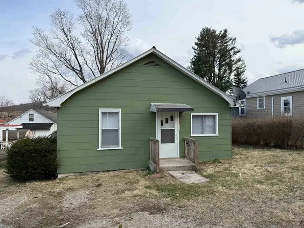 104 Sharp St, Pearisburg, VA 24134