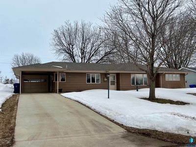 501 S Josephine Ave, Hills, MN, 56138
