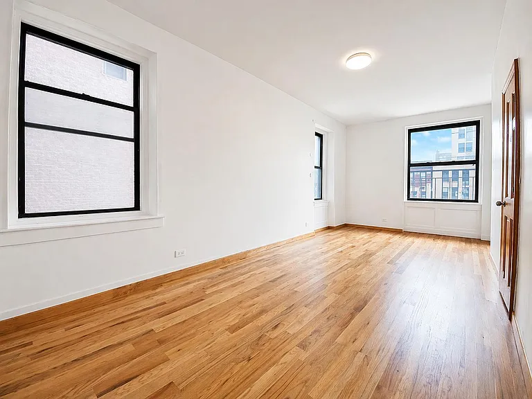 235 W 103rd St #4C — Photo 2