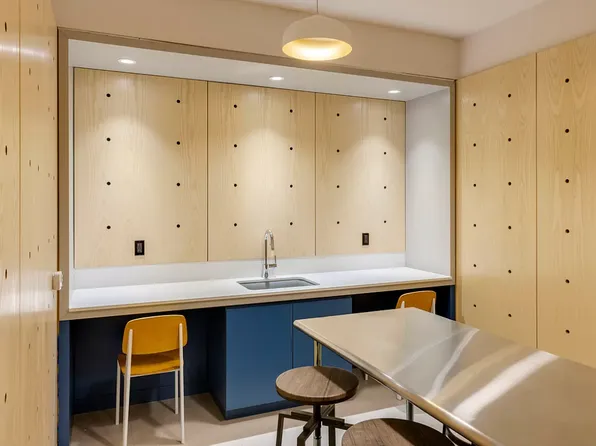 445 Grand Avenue image 32 of 38