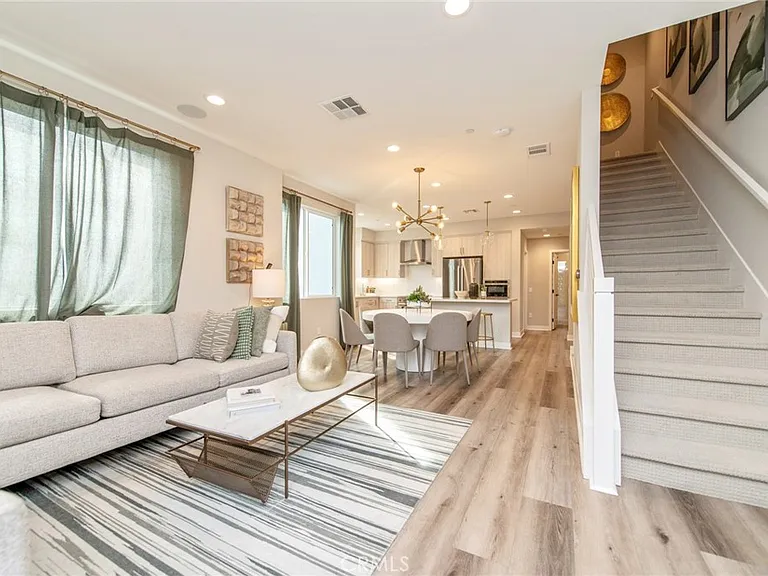 824 S Harbor Blvd — Photo 11