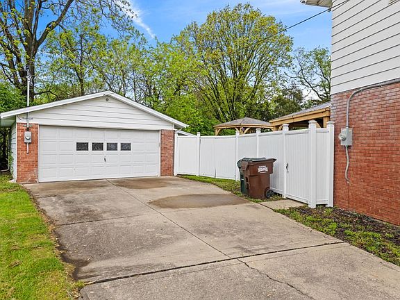 3rd image of 11990 Waldon Dr