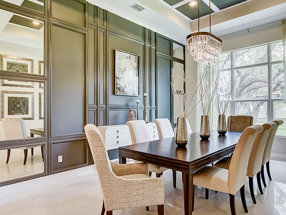 Bright and open dining room