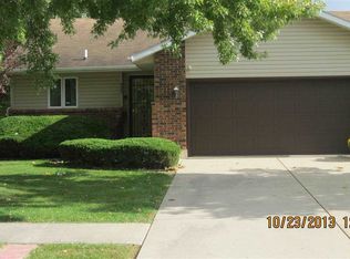 523 N Sierra Dr, Freeport, IL 61032