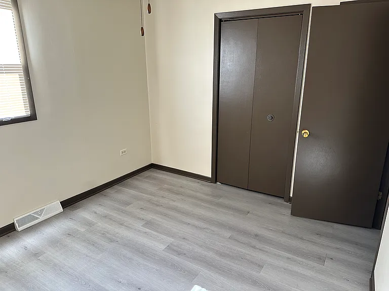 S Central Ave — Photo 11