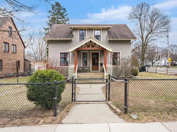 1731 Regent St, Madison, WI 53726