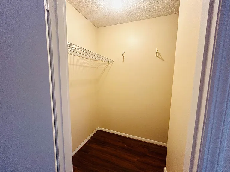 4725 Tower Rd — Photo 19
